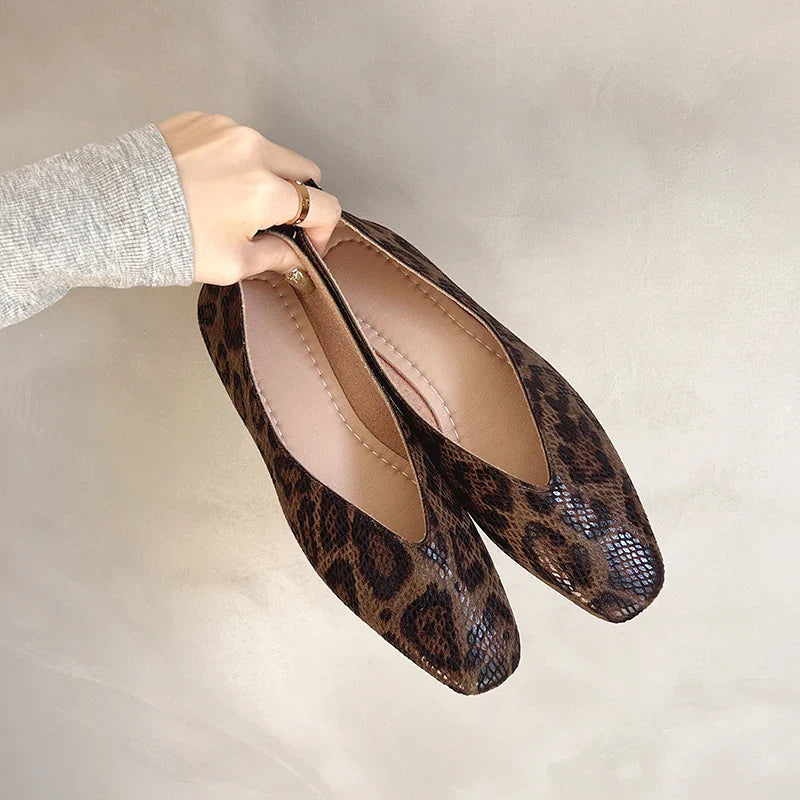 Women's Textured Vegan Leather Leopard Print Ballet Flats Corvine