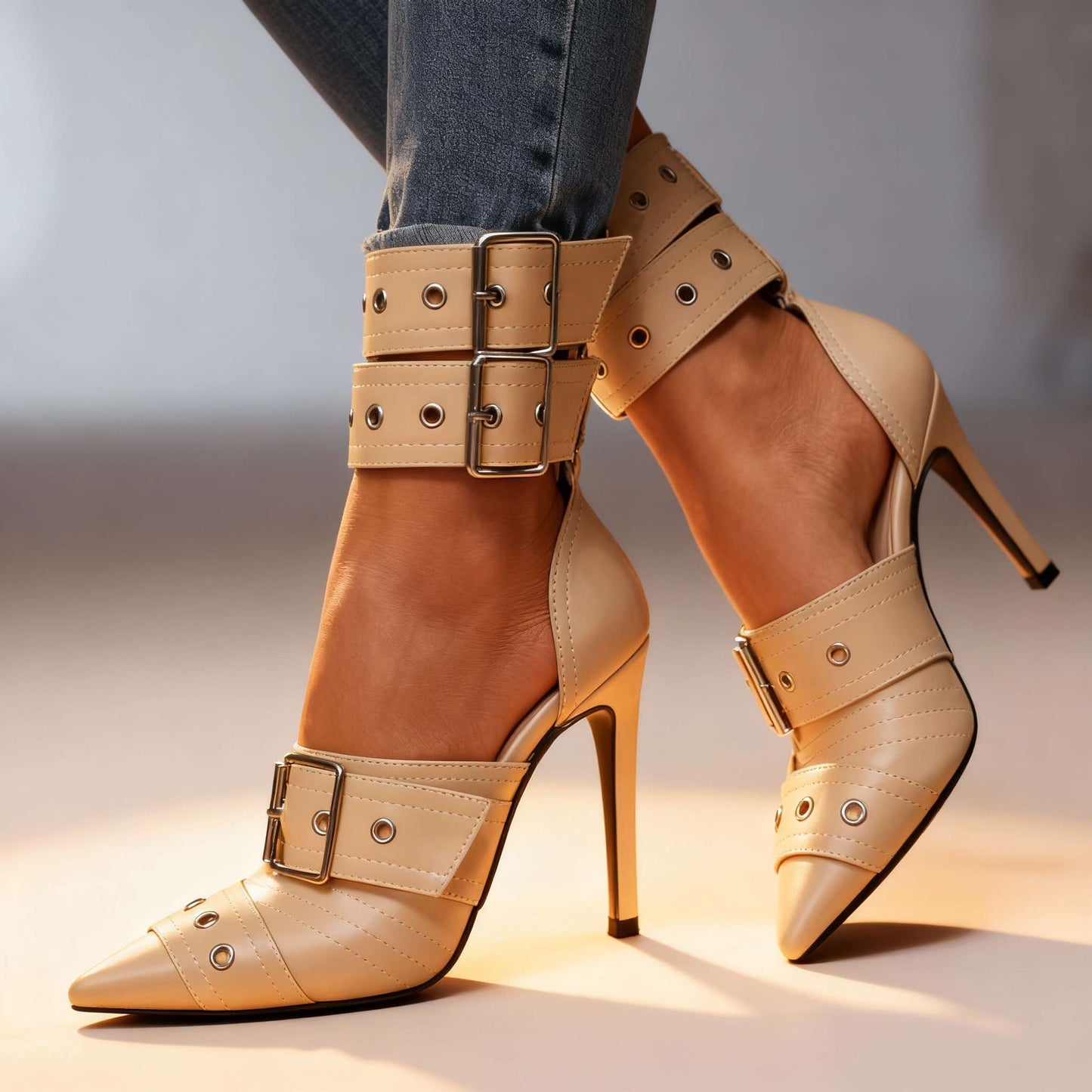 Women's Triple-Buckle Leather Heels Corvine