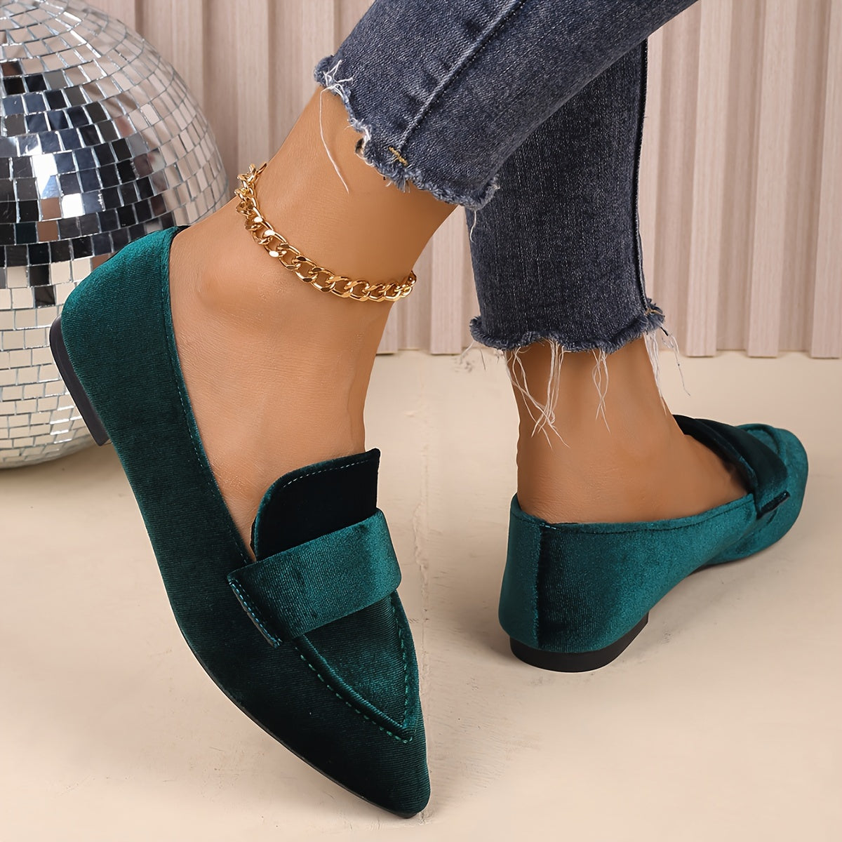 Women's Velvet Pointed Toe Loafers Corvine