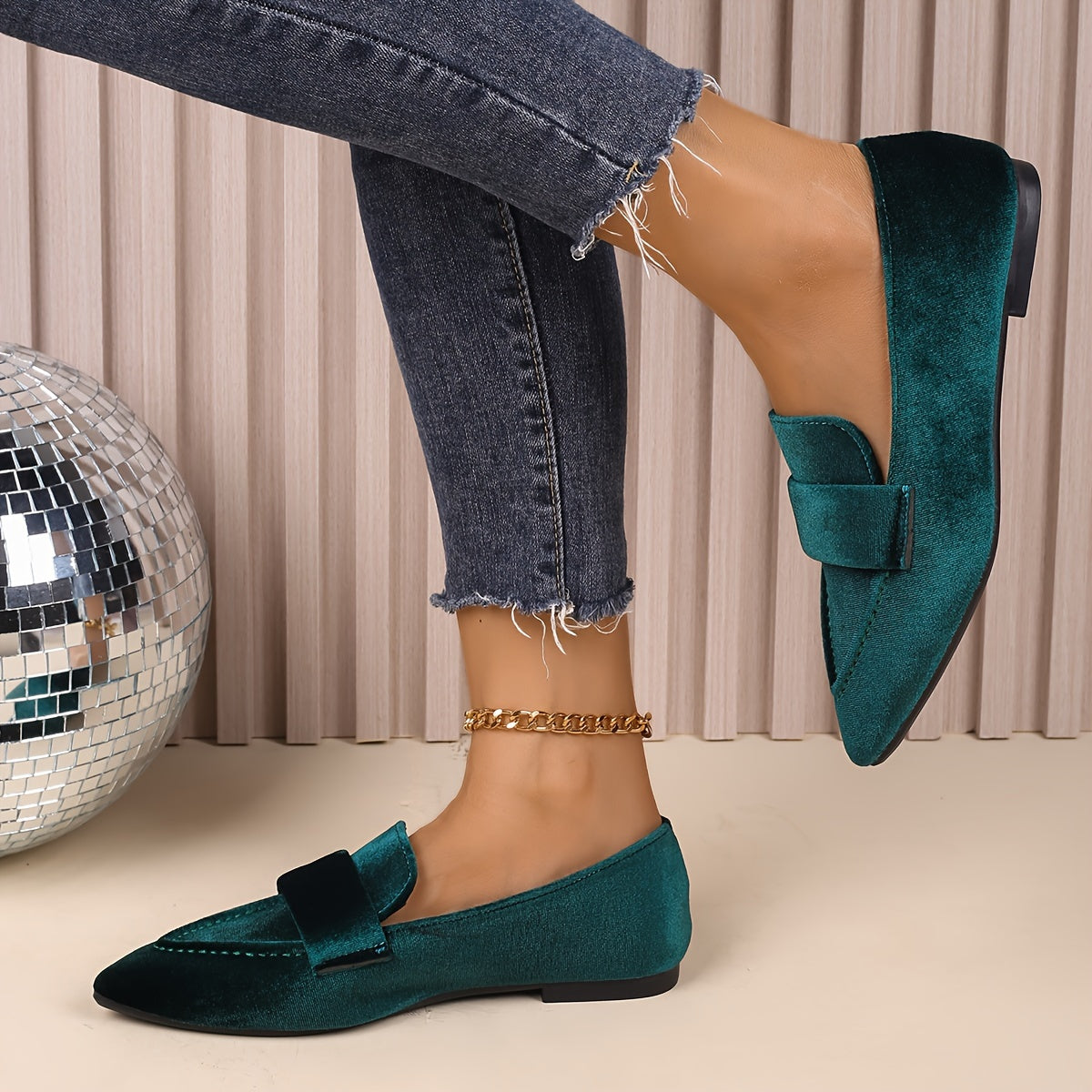 Women's Velvet Pointed Toe Loafers Corvine