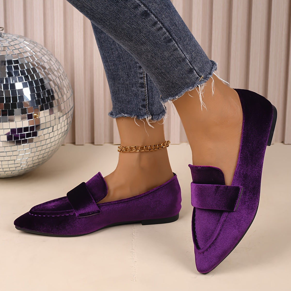 Women's Velvet Pointed Toe Loafers Corvine