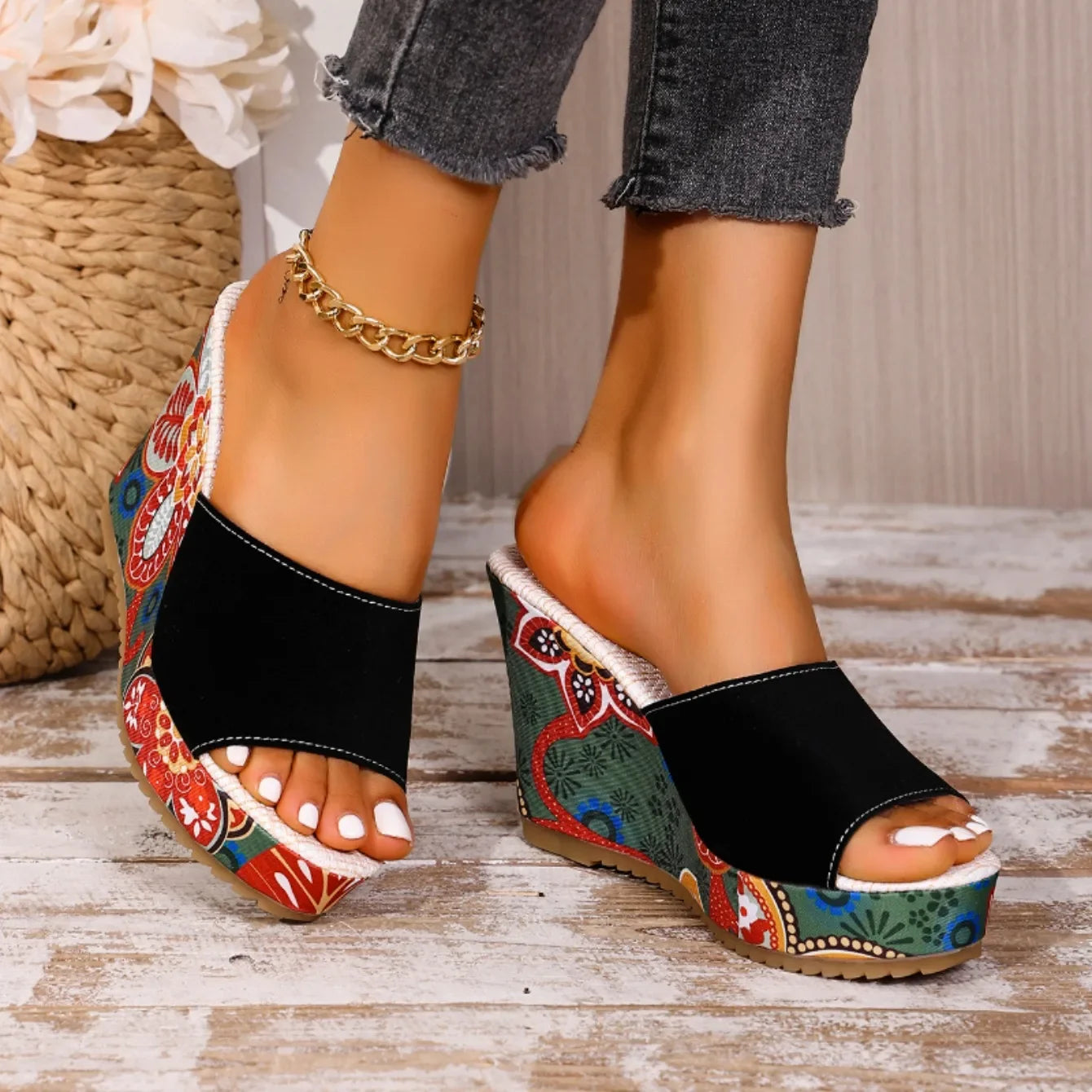 Women's Velvety Floral Mule Heels Corvine