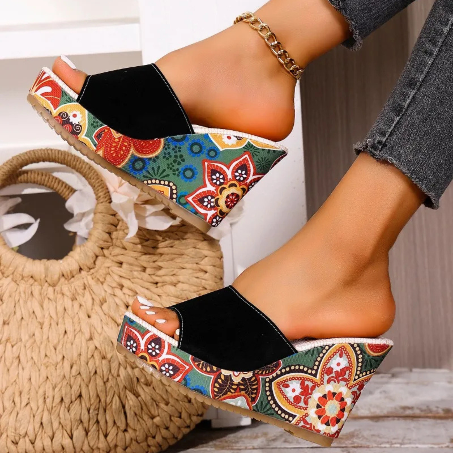 Women's Velvety Floral Mule Heels Corvine