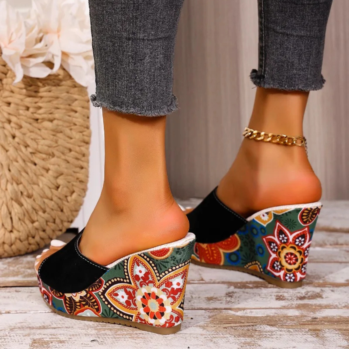 Women's Velvety Floral Mule Heels Corvine