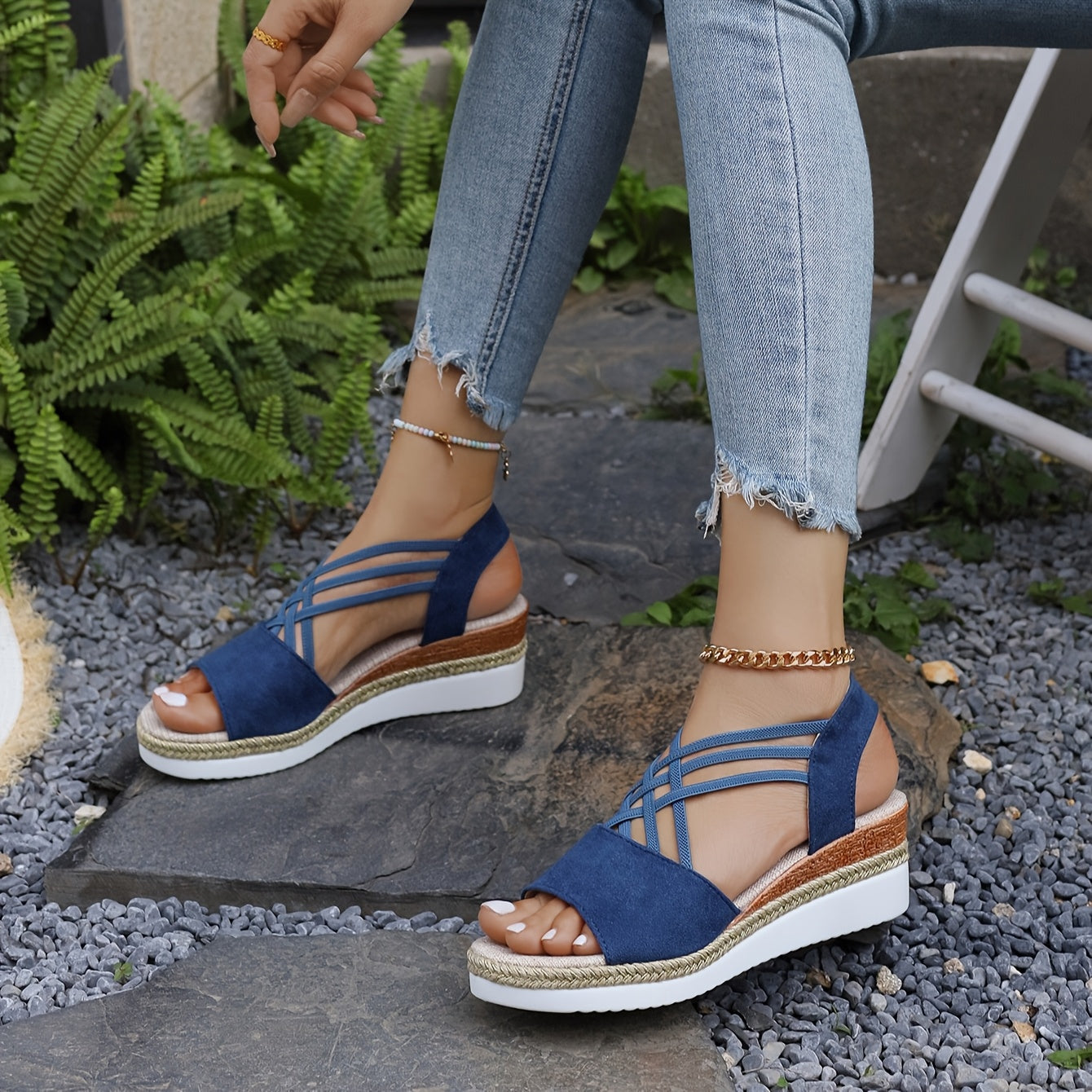 Women's Woven Textile Criss-Cross Platform Sandals Corvine