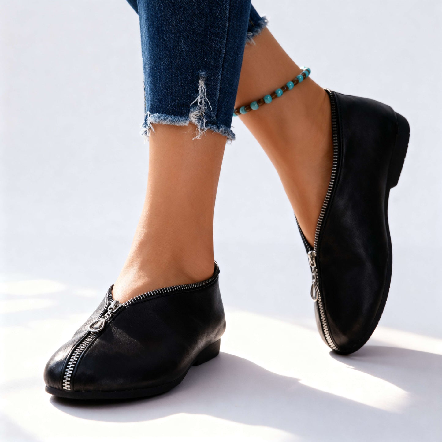 Women's Zipper Detail Slim Heel Flats Corvine